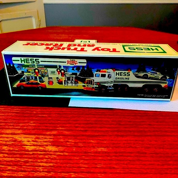 1991 “Hess” Gasoline Toy Hauler with Lamborghini Race Car - Picture 4 of 11